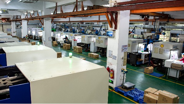 塑膠模具開模廠家生產(chǎn)過程中出現(xiàn)溢料怎么辦？