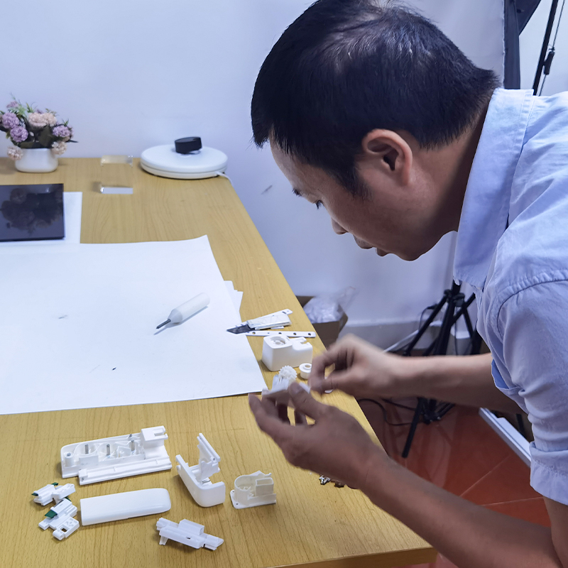 窗簾軌道塑膠零件注塑模具加工廠(chǎng)家